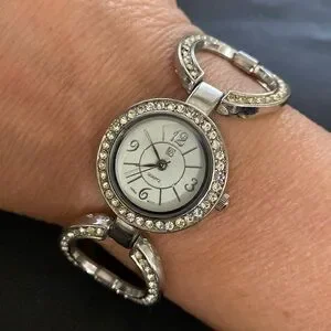 Vintage Women’s NY & Co Analog Silver Tone Bracelet Watch with infinity bracelet Vintage Women main image 4